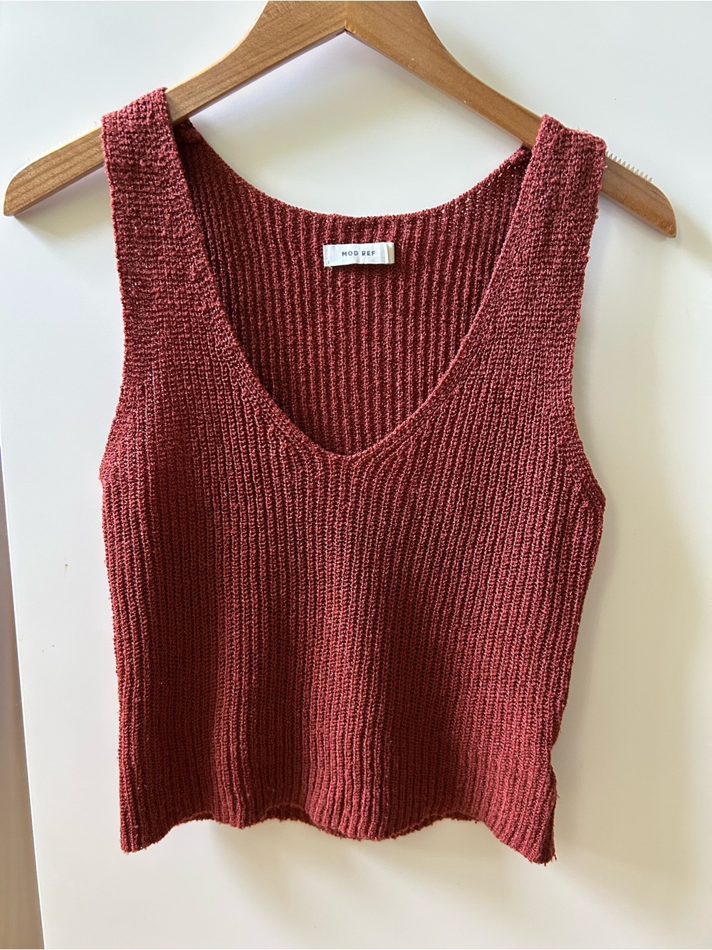 Mod Ref Ribbed V-Neck Tank - Rust